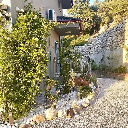 Luna Βίλα *